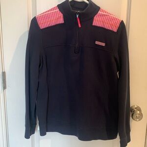 Vineyard Vines Shep Shirt Navy Blue with miniature Pink Whales, Size M